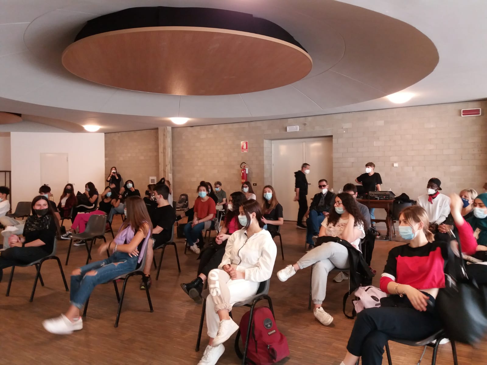 8 giugno 2021 Spettacolo di danza su  la Pia c'è Tolomei, testimonianza letteraria di Dante sul femminicidio. Ospite Don Sergio nel salone della parrocchia di San Miniato a Siena